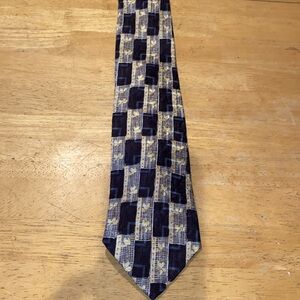 Silk 100% Elegant Black and Gold Men's Tie